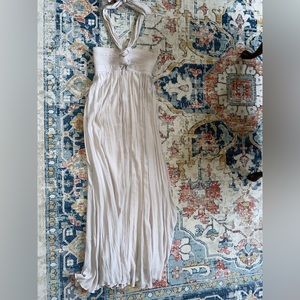 Maxi dress. Never worn. Size medium